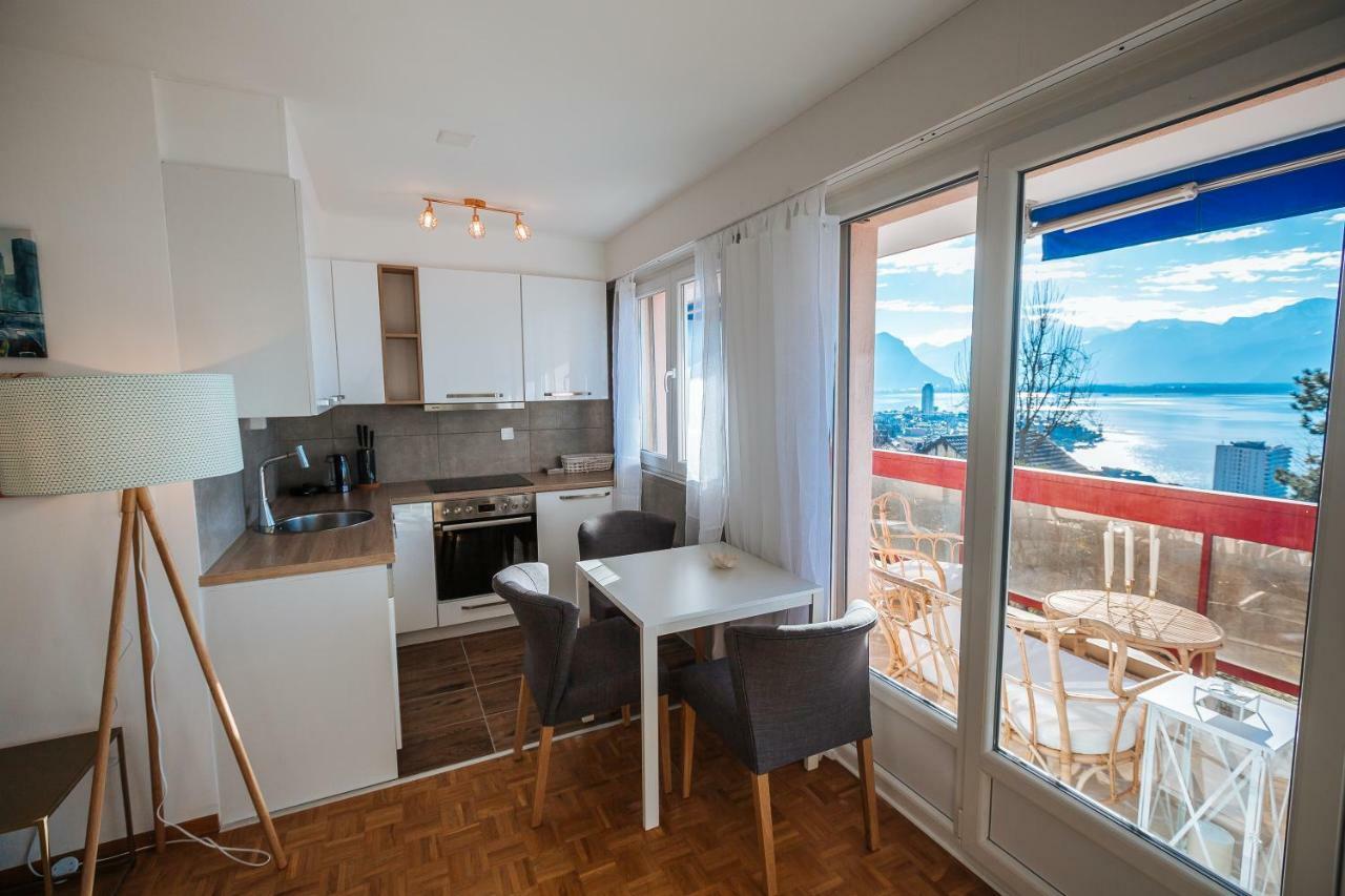 Terrace With Lake & Mountain View Монтре Екстер'єр фото